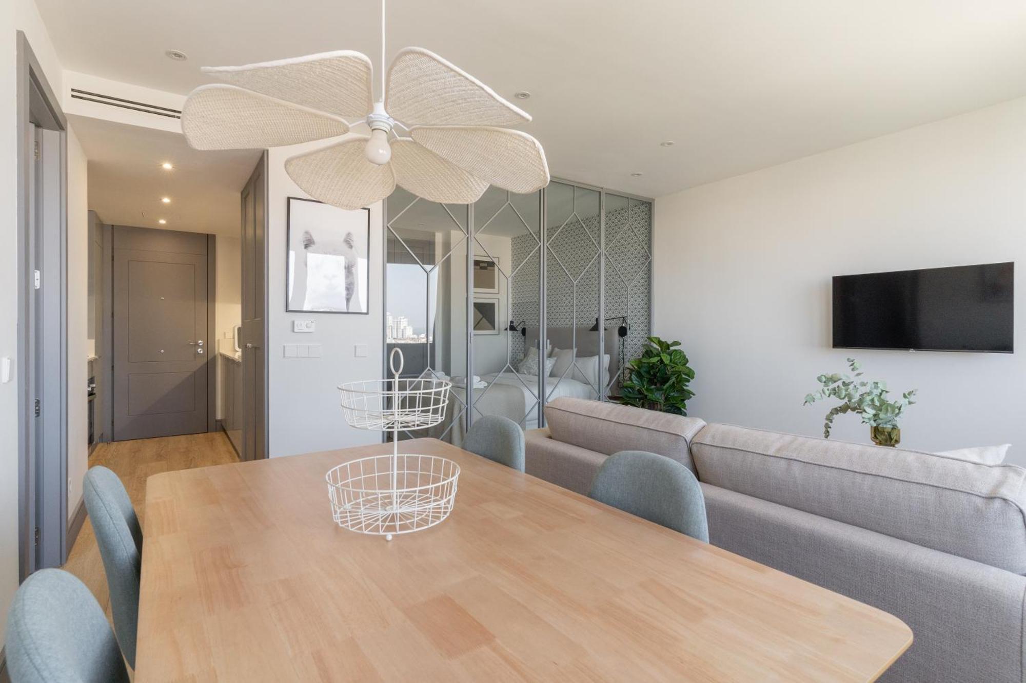 Modern And Bright-2bedrooms 1bathroom-colon Apartament *